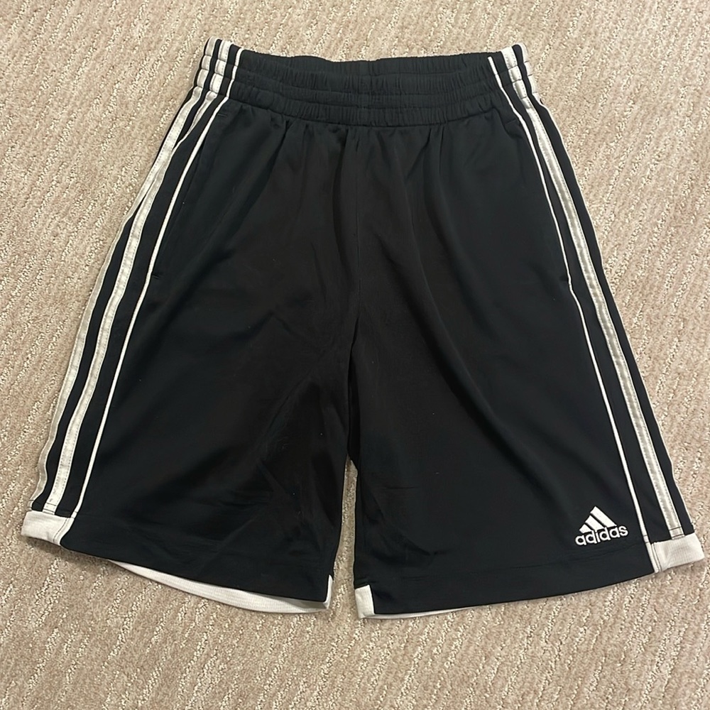 Boy’s Adidas Classic Three-Stripe Shorts L (14/16)